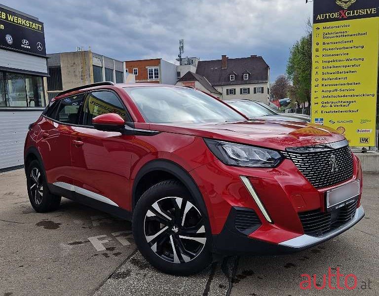 2020' Peugeot 2008 photo #1
