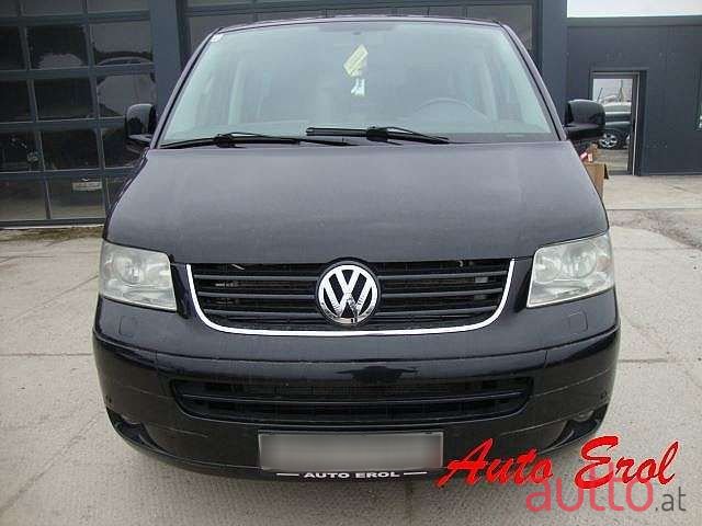 2008' Volkswagen Multivan photo #2