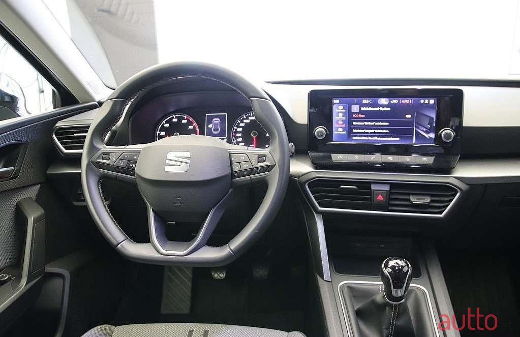 2021' SEAT Leon photo #6