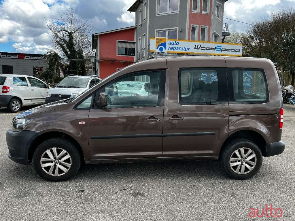 2011' Volkswagen Caddy photo #4