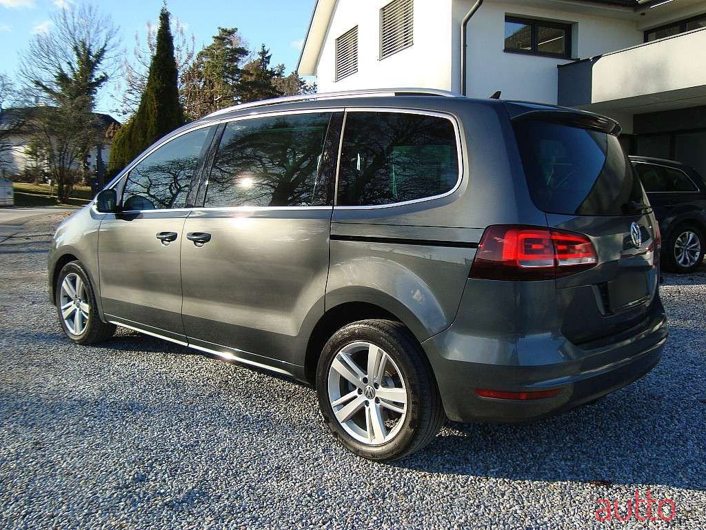 2019' Volkswagen Sharan photo #1