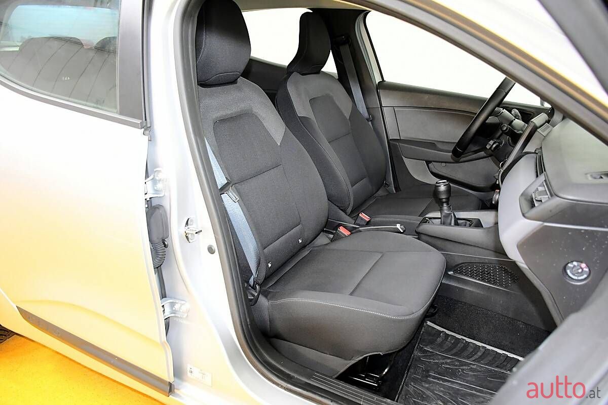 2021' Renault Clio photo #5