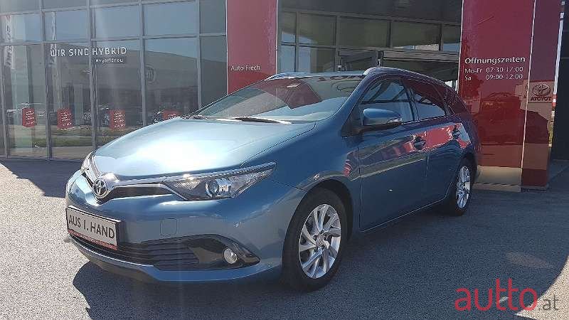 2016' Toyota Auris photo #4
