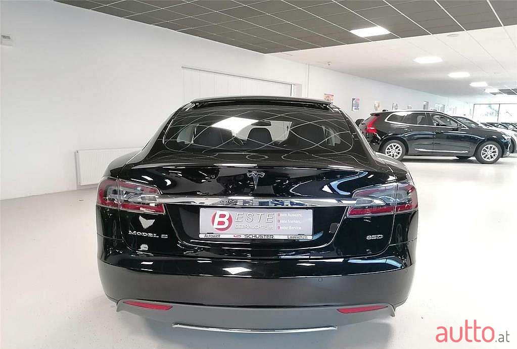 2015' Tesla Model S photo #5