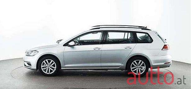 2019' Volkswagen Golf photo #1