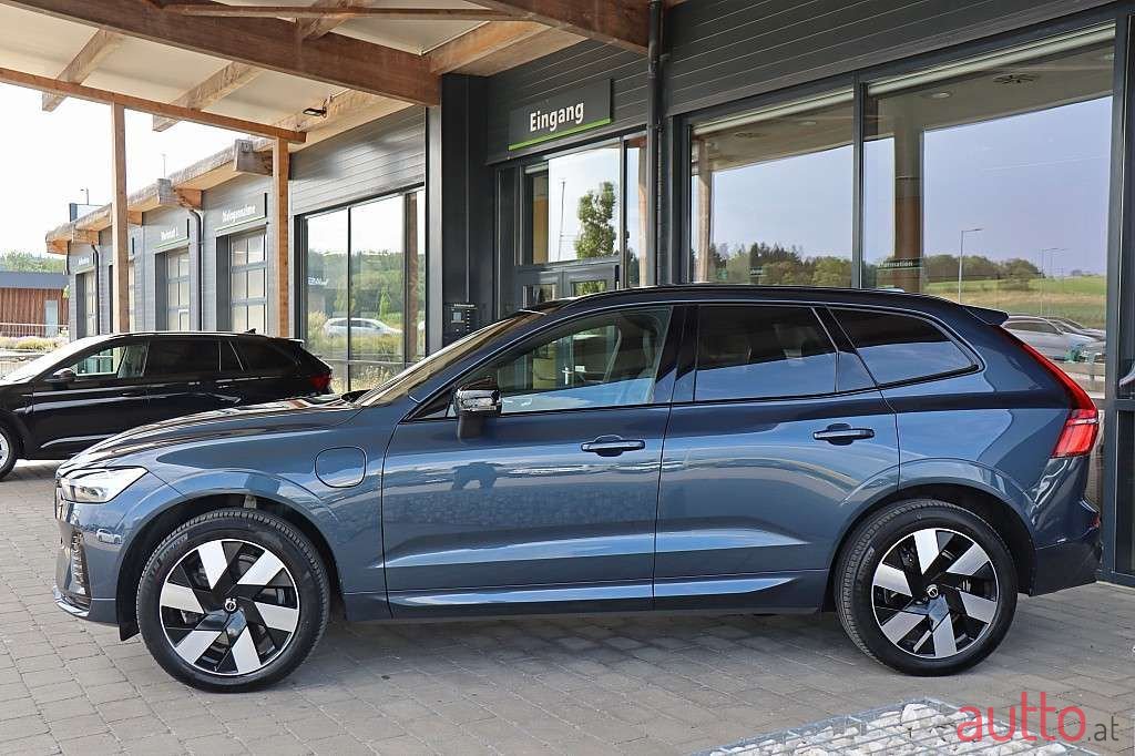 2023' Volvo XC60 photo #2