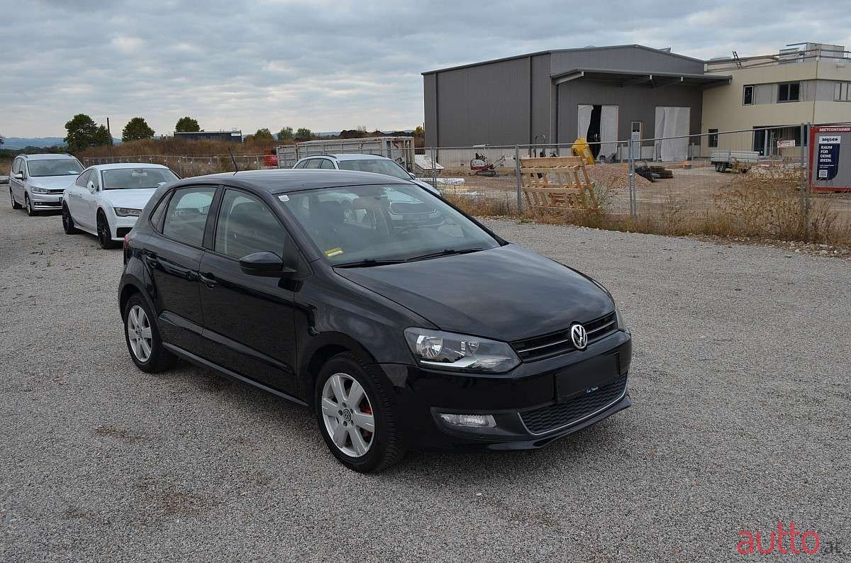 2009' Volkswagen Polo photo #4