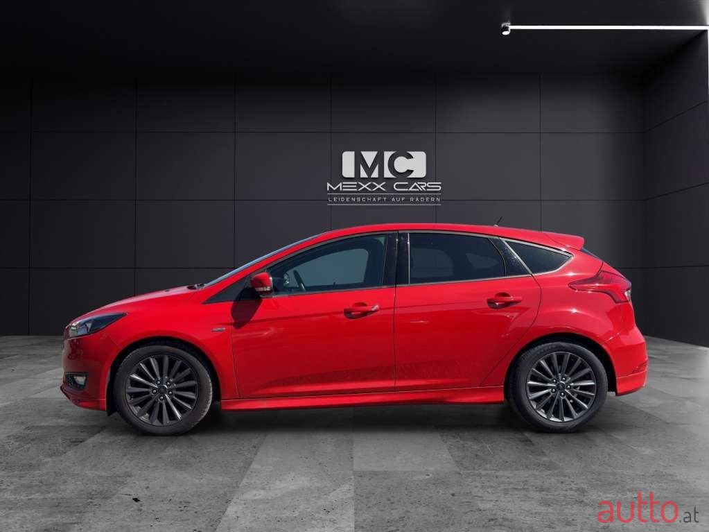 2017' Ford Focus photo #2