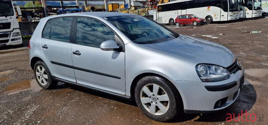 2005' Volkswagen Golf photo #3