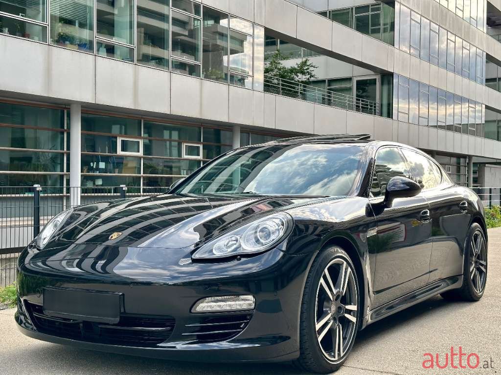 2012' Porsche Panamera photo #4