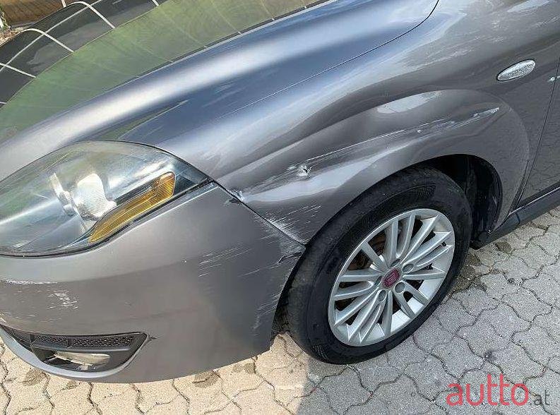 2009' Fiat Croma photo #3