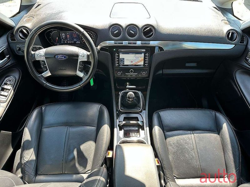 2015' Ford S-Max photo #4