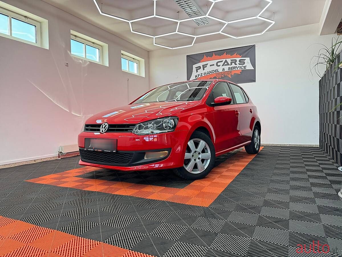 2010' Volkswagen Polo photo #1
