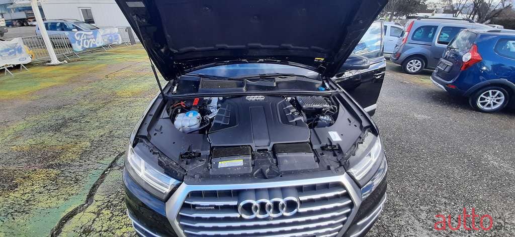 2015' Audi Q7 photo #2