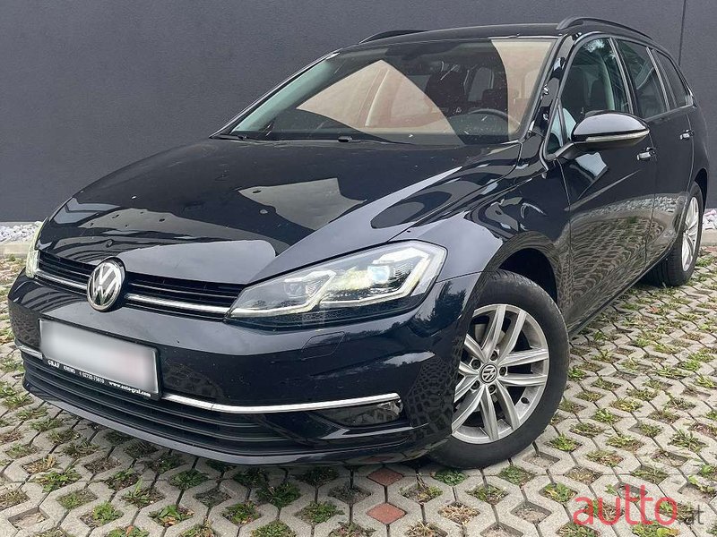 2019' Volkswagen Golf photo #1