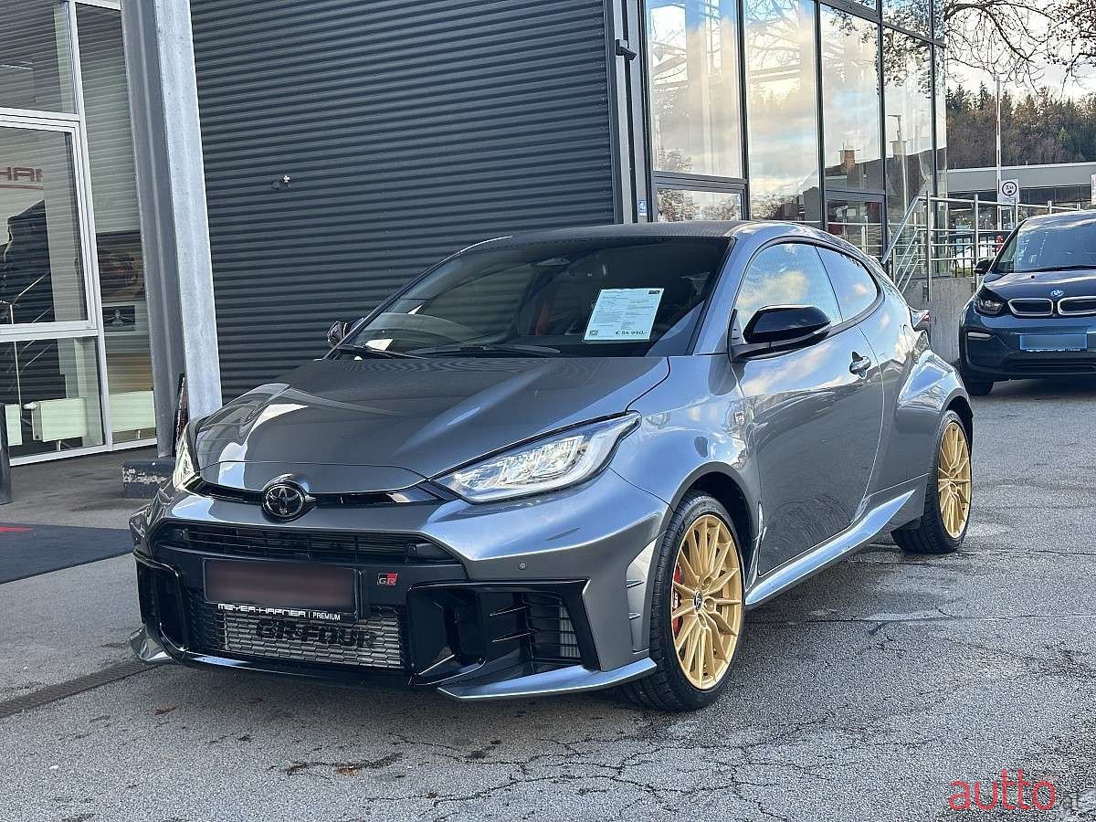 2024' Toyota Yaris photo #1