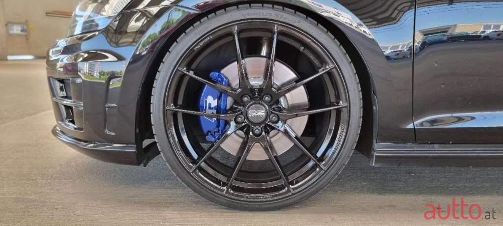 2014' Volkswagen Golf photo #2