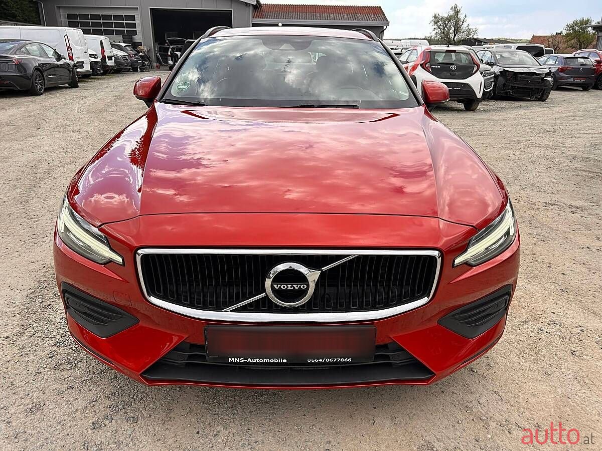 2019' Volvo V60 photo #2