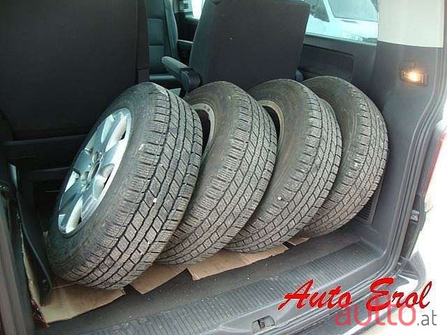 2008' Volkswagen Multivan photo #6