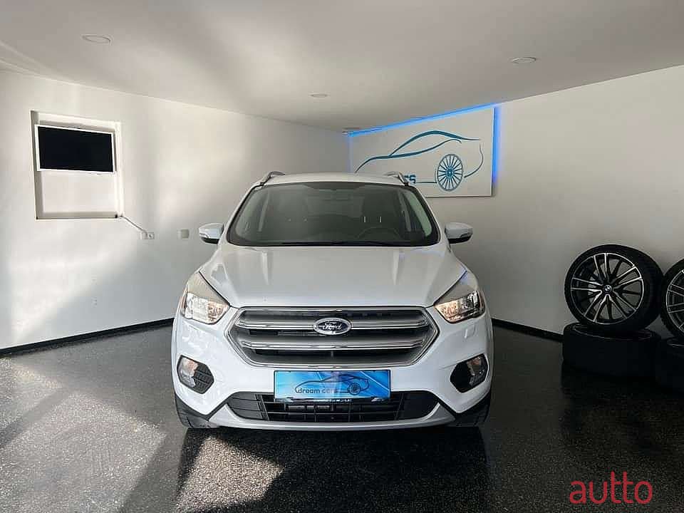 2017' Ford Kuga photo #3