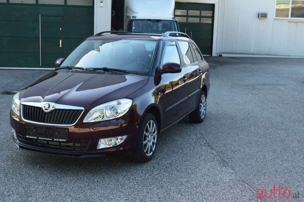 2013' Skoda Fabia photo #1