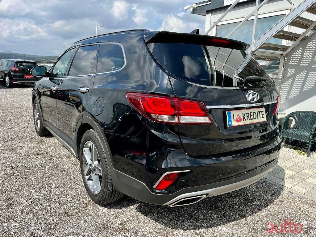 2018' Hyundai Santa Fe photo #3