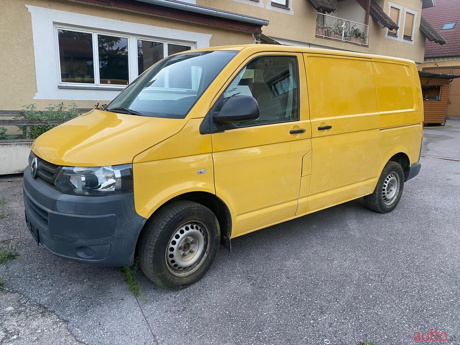 2012' Volkswagen T5 Transporter photo #5