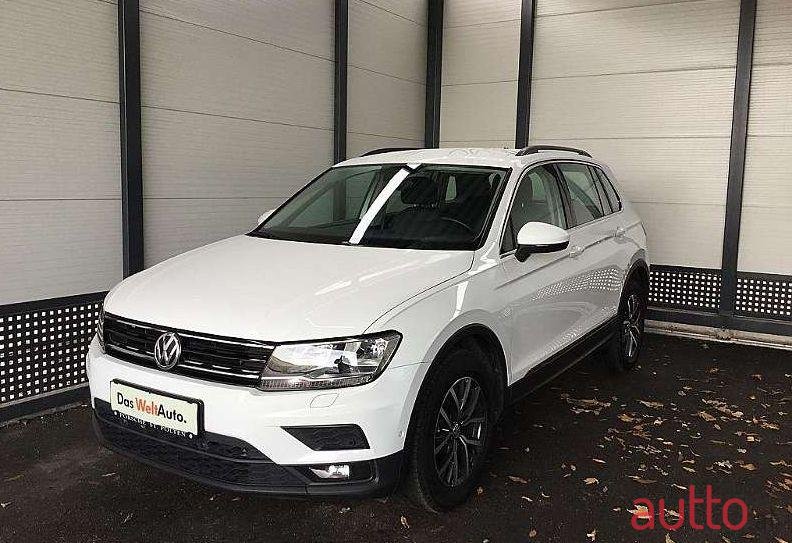 2018' Volkswagen Tiguan photo #1