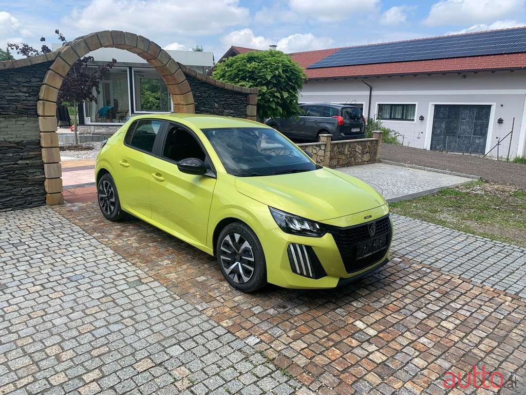 2024' Peugeot 208 photo #2