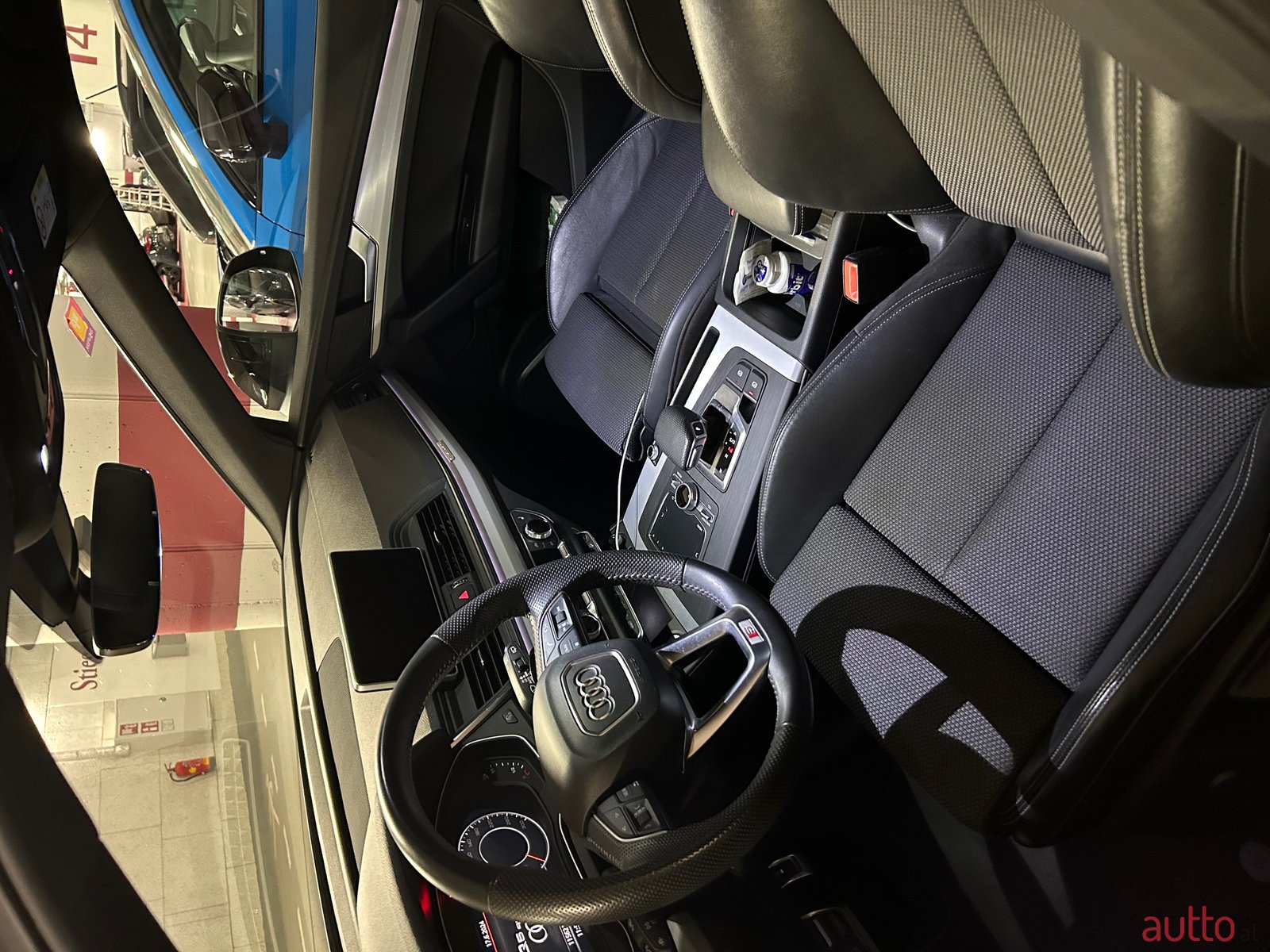 2019' Audi SQ5 photo #7