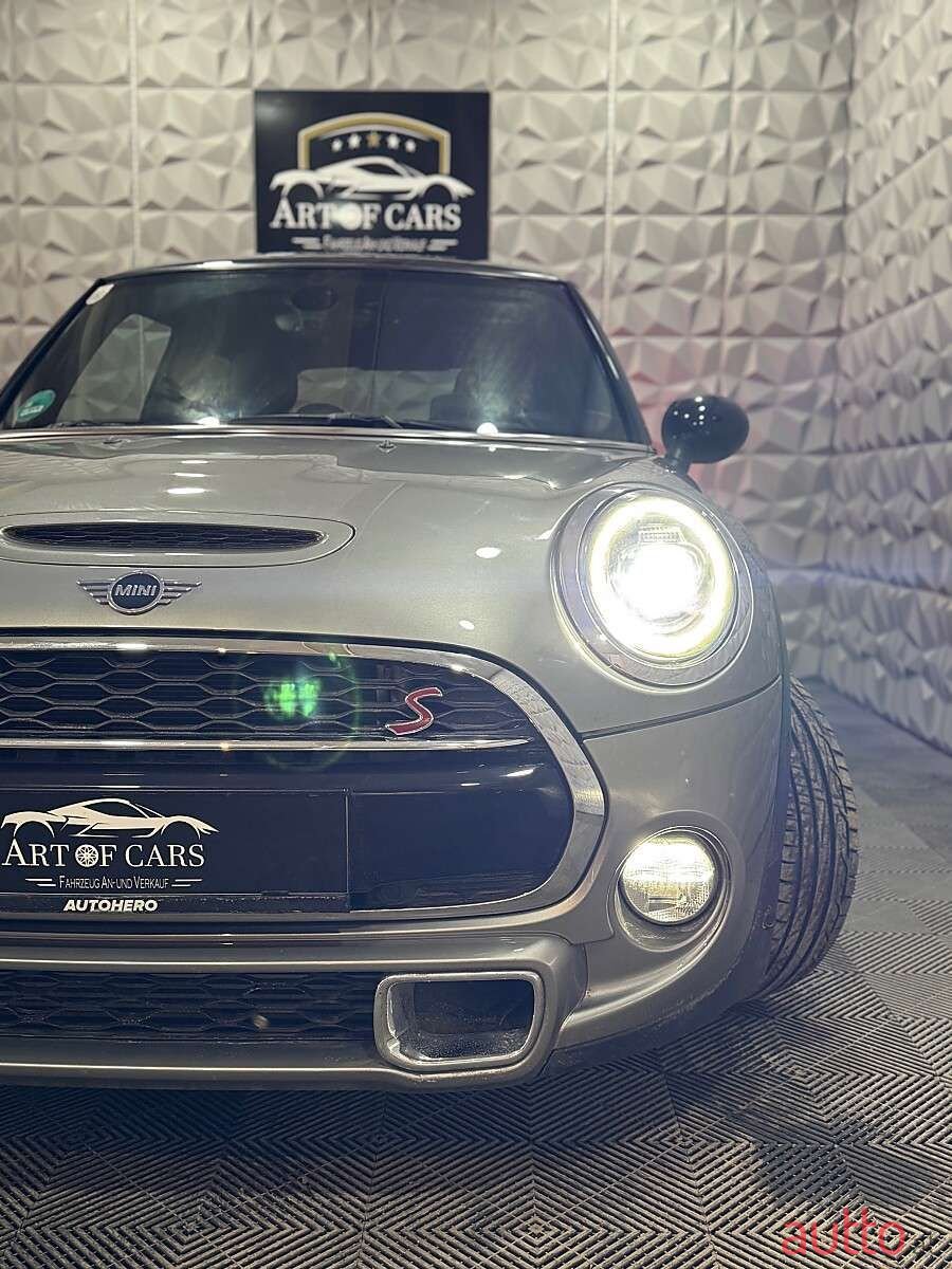 2018' MINI Cooper photo #6