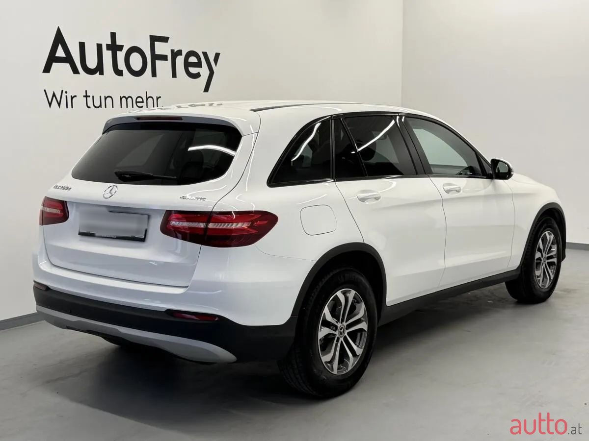 2017' Mercedes-Benz Glc-Klasse photo #2