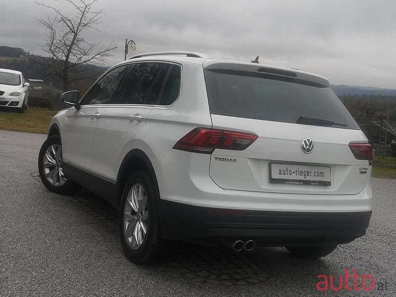 2018' Volkswagen Tiguan photo #1
