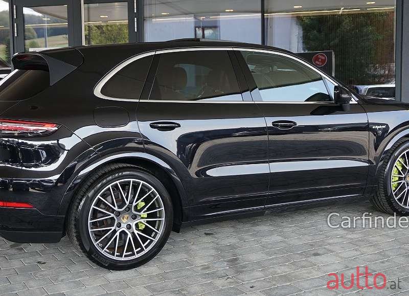 2018' Porsche Cayenne photo #5
