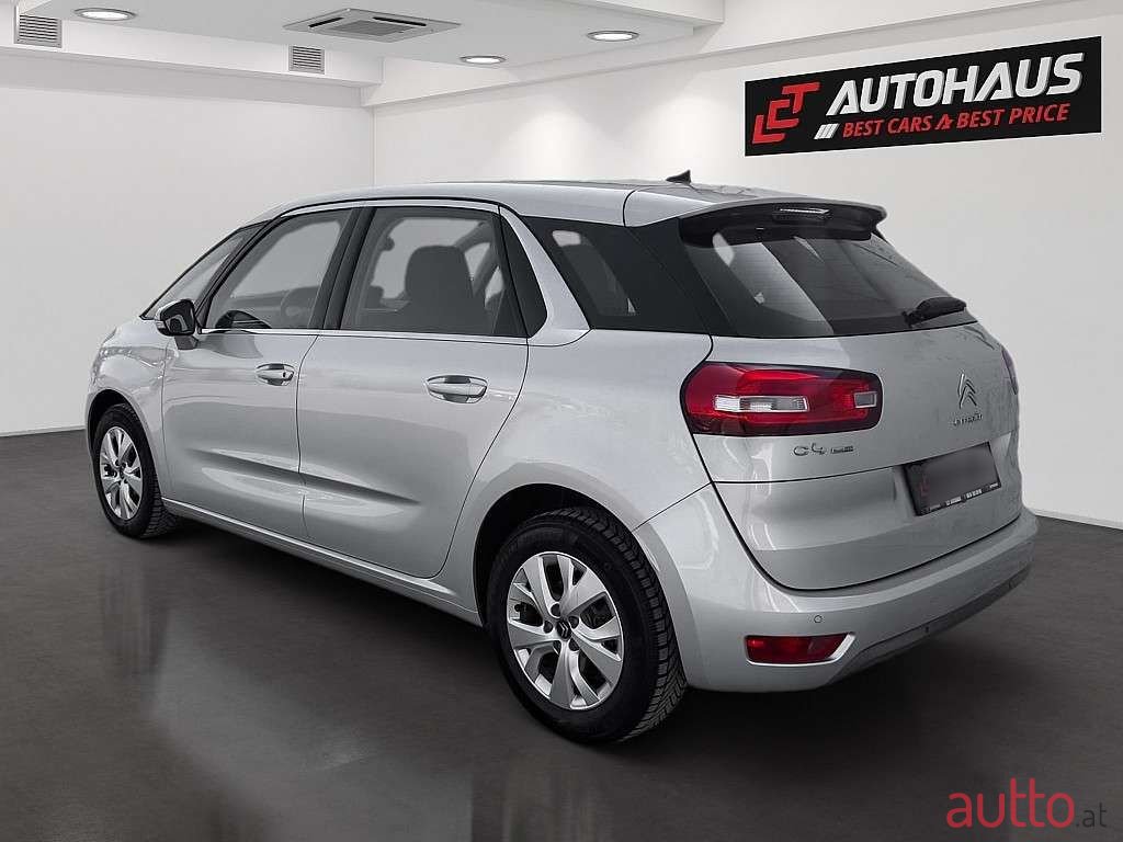 2016' Citroen C4 Picasso photo #3