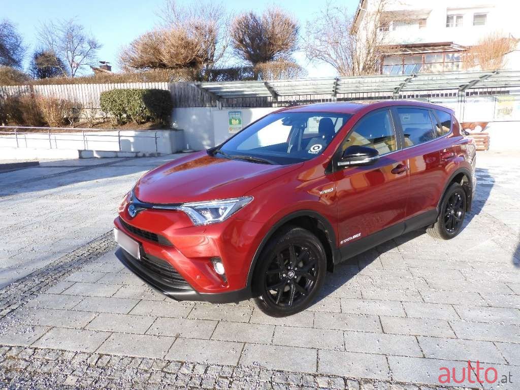 2018' Toyota RAV4 photo #4