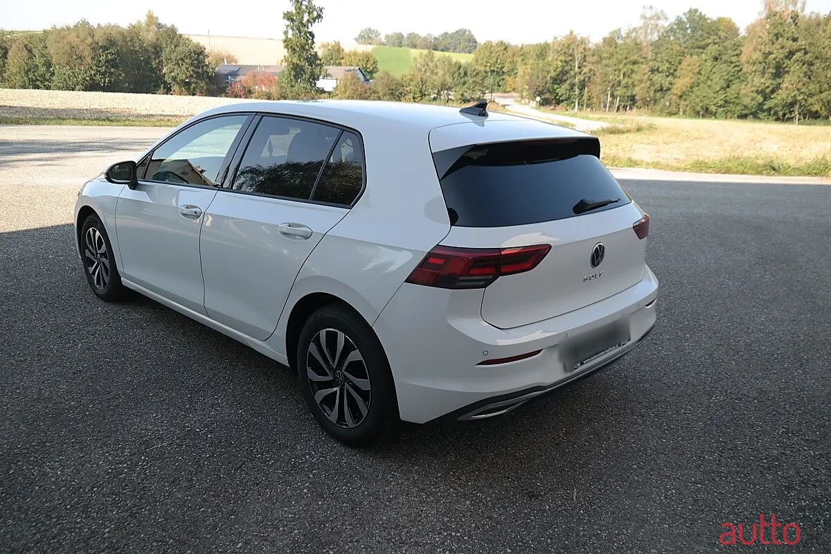 2022' Volkswagen Golf photo #6