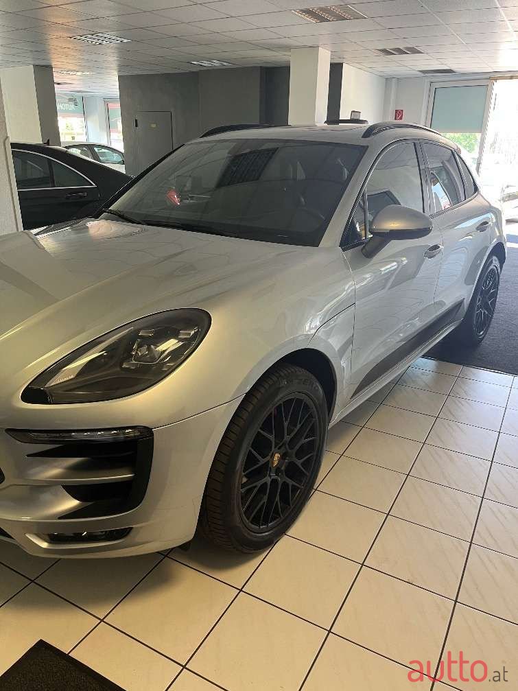 2016' Porsche Macan photo #4