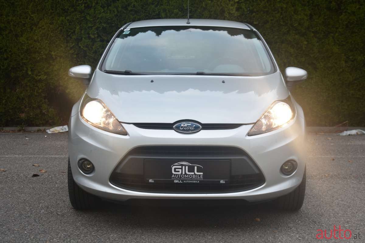 2010' Ford Fiesta photo #2