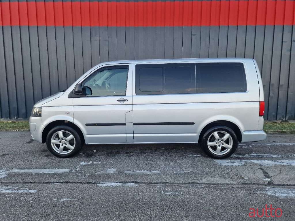 2010' Volkswagen Multivan photo #5