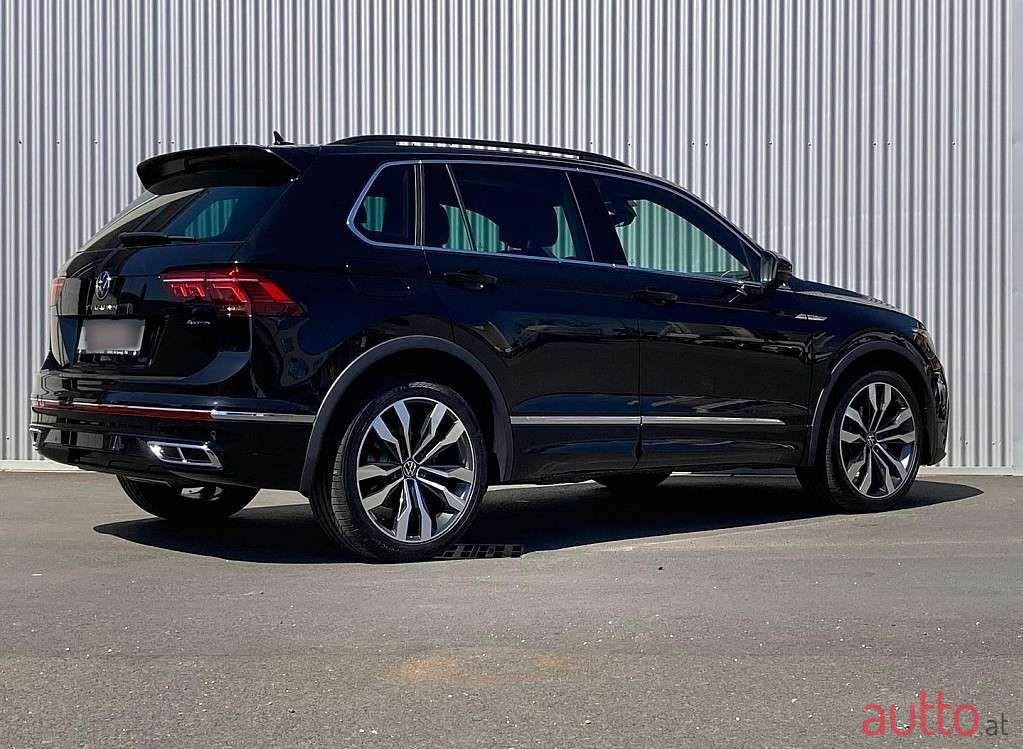 2023' Volkswagen Tiguan photo #4