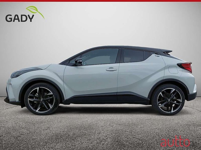 2024' Toyota C-HR photo #2