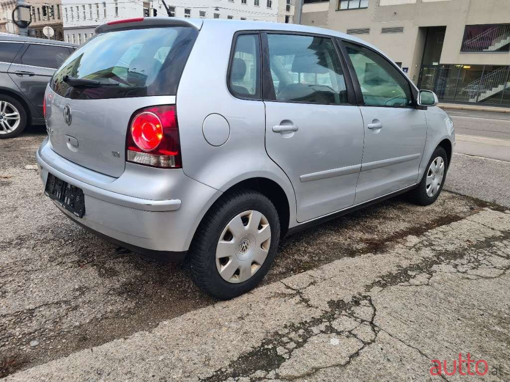 2005' Volkswagen Polo photo #6