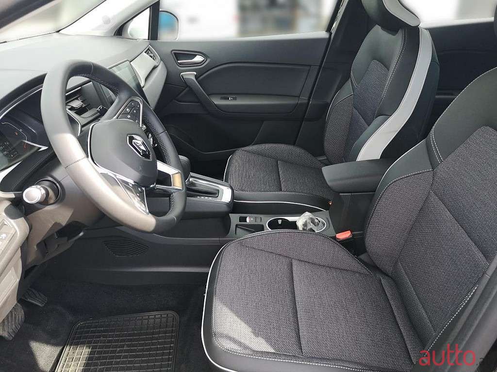 2022' Renault Captur photo #5