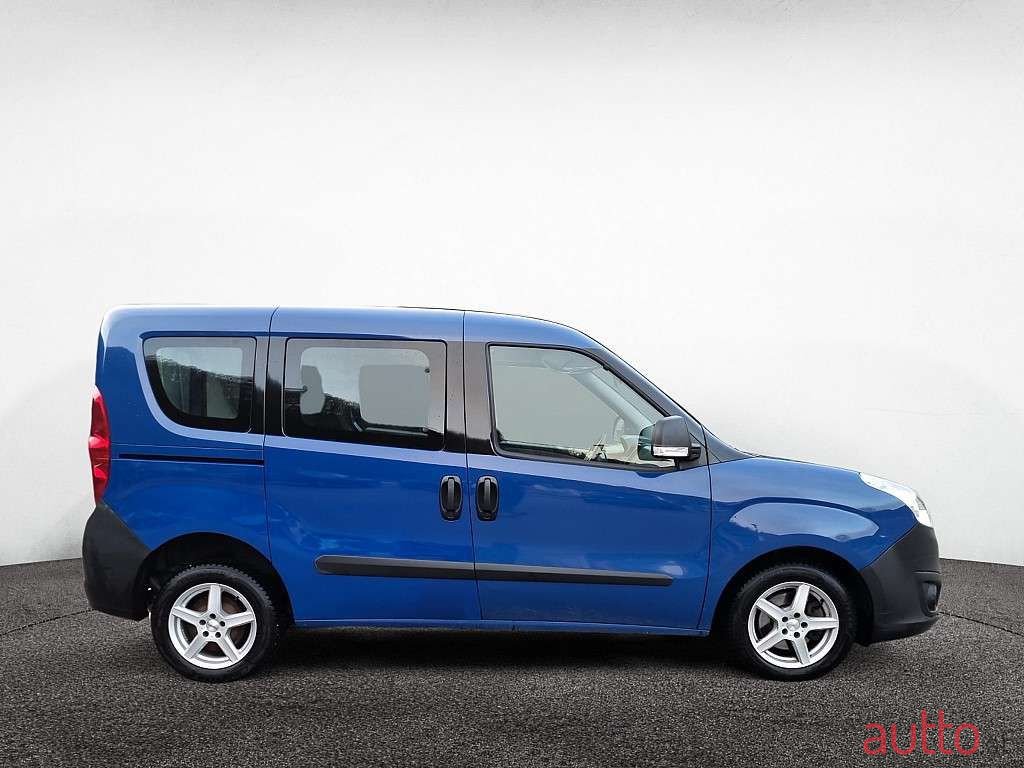 2013' Opel Combo photo #6