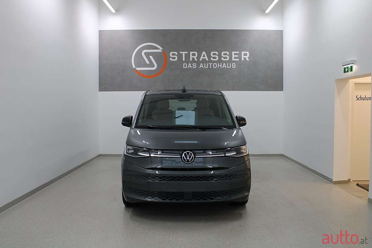 2022' Volkswagen Multivan photo #2