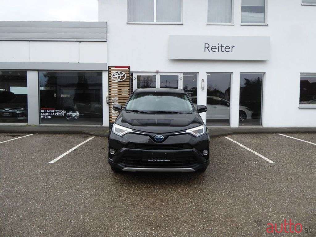 2016' Toyota RAV4 photo #1