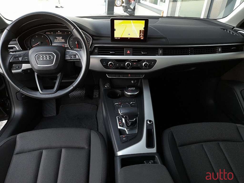 2019' Audi A4 photo #2