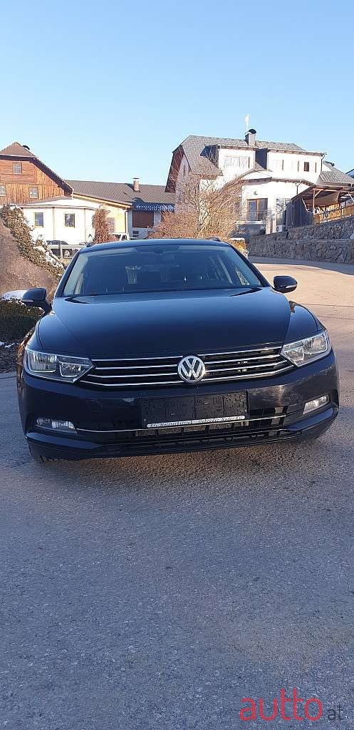 2017' Volkswagen Passat photo #6