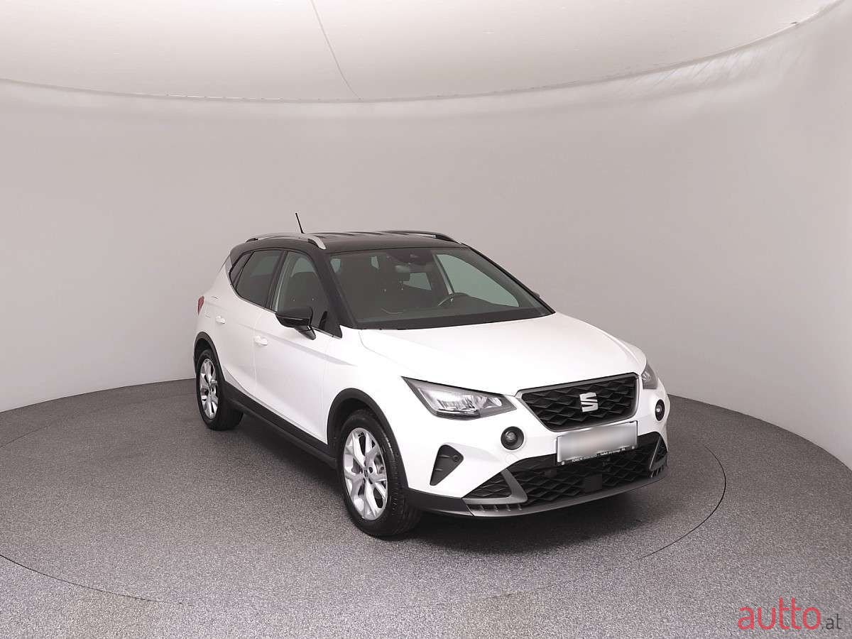 2023' SEAT Arona photo #2